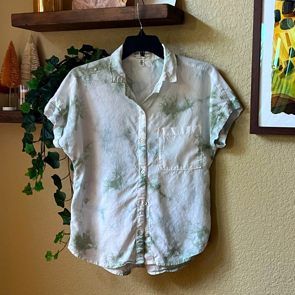 Light Green Tie-Dye Short Sleeve Button-Up Shirt - Women
